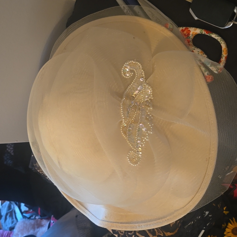 Women's fancy hat